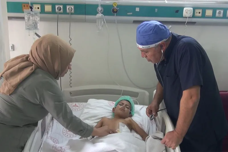 Akciğer kisti patlayan 7 yaşındaki çocuk Şanlıurfa’da hayata tutundu