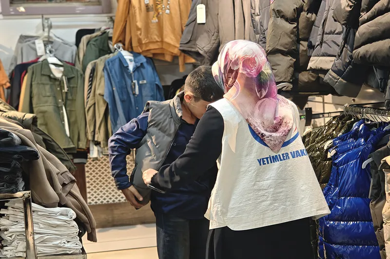 Yetimler Vakfı’ndan Muş’ta yetim çocuklara sıcak dokunuş