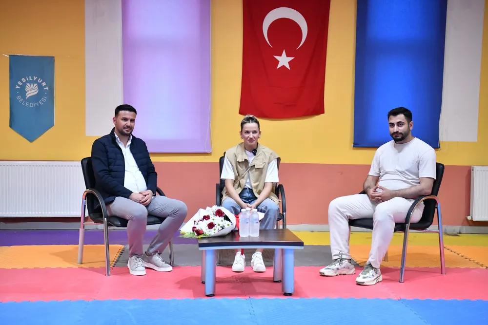 Milli Boksör Hatice Akbaş, Kick-Boks Sporcularıyla Buluştu