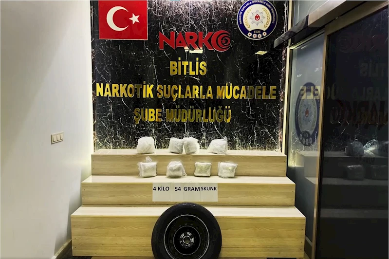 Bitlis’te uyuşturucu operasyonu: Lastik içerisinde 4 kilo skunk ele geçirildi