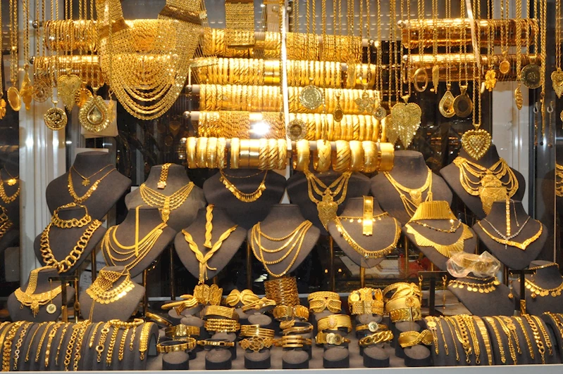 Gram altın 4 bin 400 TL’yi aştı