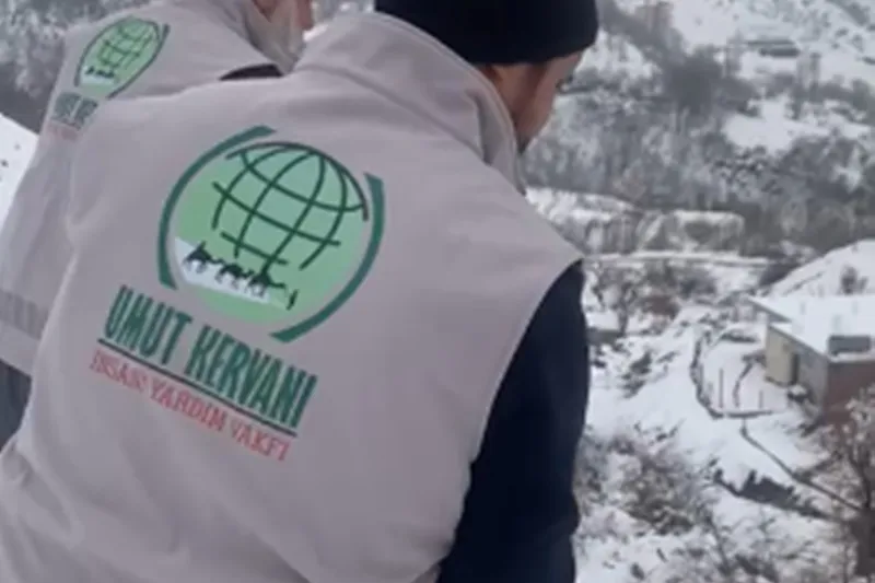 Batman'da Umut Kervanı kış şartlarında yaban hayvanlarını unutmadı