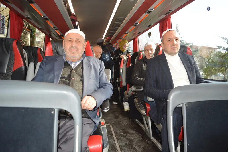 Siirt’ten kutsal topraklara 35 umreci dualarla uğurlandı