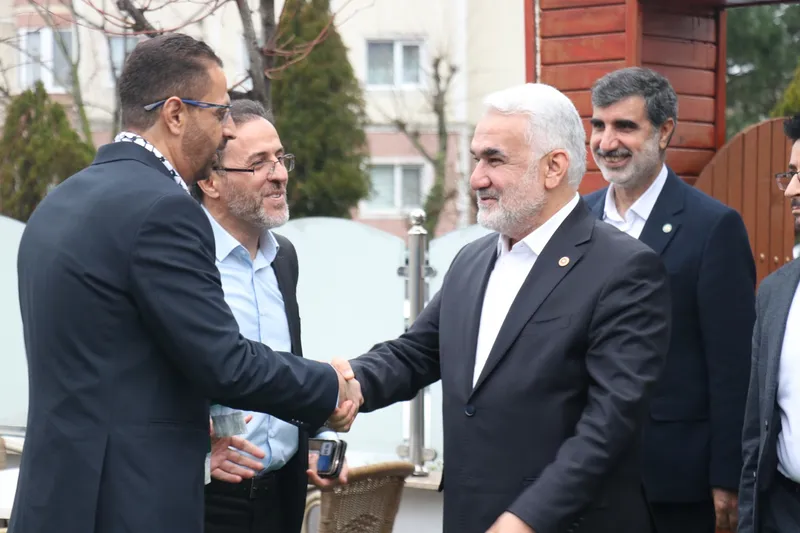 Yapıcıoğlu 33 yıl işgal zindanlarında kalan Mahmud İsa'nın düğününe katıldı