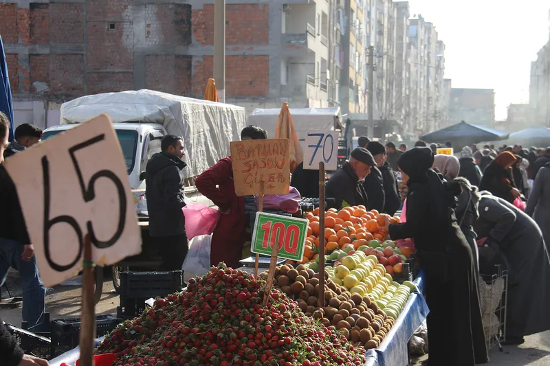 Pazarda sebze ve meyve fiyatları ne kadar? Diyarbakırlılar fiyatları nasıl karşılıyor?
