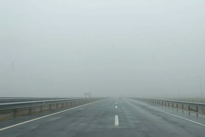 Şanlıurfa’da havalimanı çevresinde sis etkili oldu