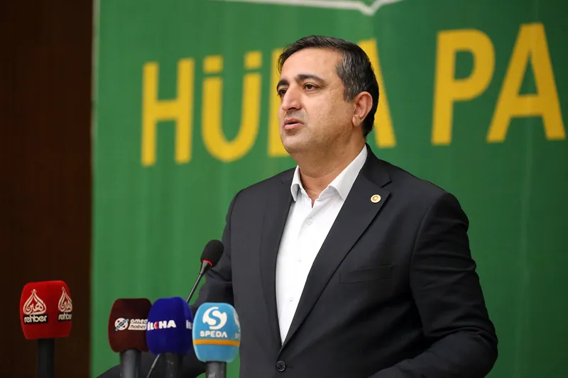 HÜDA PAR Diyarbakır'da "Ana Dilimi Seçiyorum" paneli düzenledi