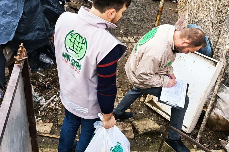 Bozüyük Umut Kervanı’ndan ihtiyaç sahibi alelere gıda yardımı