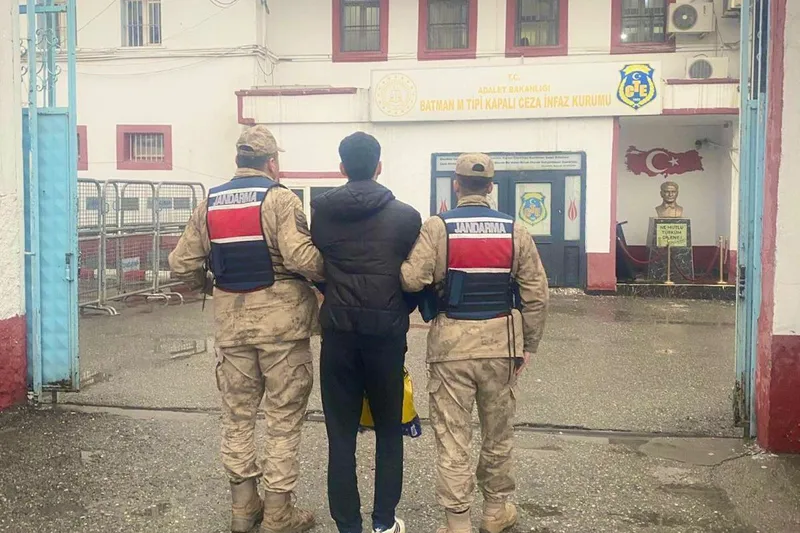 Batman'da aranan 35 şahıs yakalandı