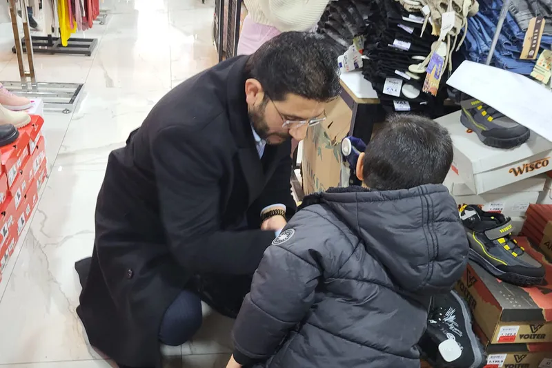 Van’da çocuklara kışlık giyim yardımı