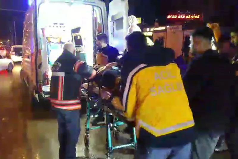 Malatya'da otomobil aydınlatma direğine çarptı: 1 ağır yaralı