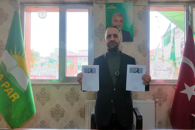 HÜDA PAR’dan Ağrı'daki kar temizleme çalışmalarının yetersizliğine "sembolik karneyle" tepki