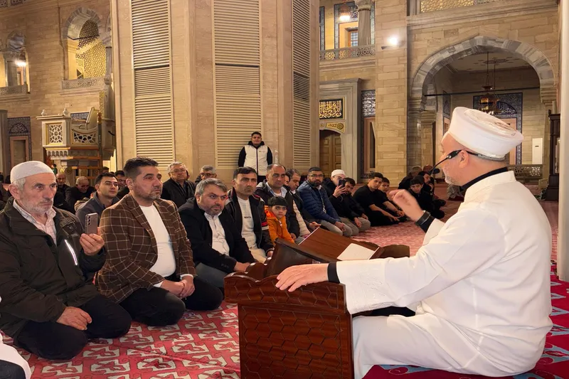 Adana’da Berat Kandili coşkuyla idrak edildi