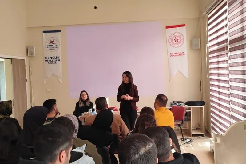 Batman'ın ilçelerinde bağımlılıkla mücadele eğitimleri tamamlandı