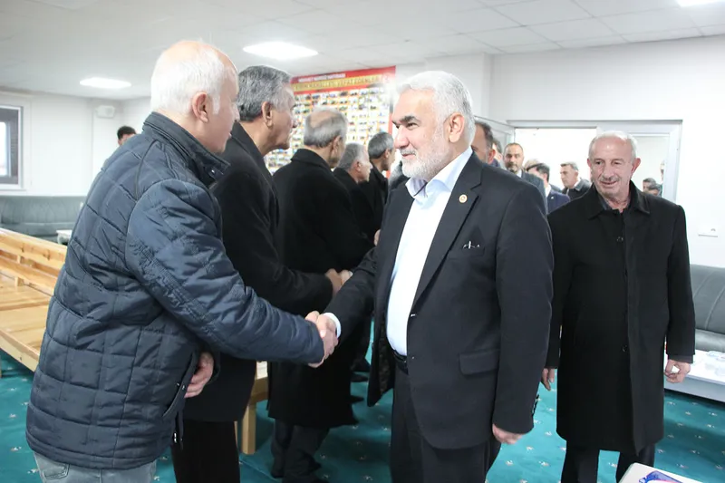 HÜDA PAR Genel Başkanı Yapıcıoğlu depremzede muhtarlarla buluştu