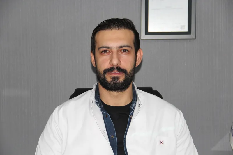 Gençlerde kalp krizi alarmı: Sigara, madde kullanımı ve enerji içecekleri büyük risk