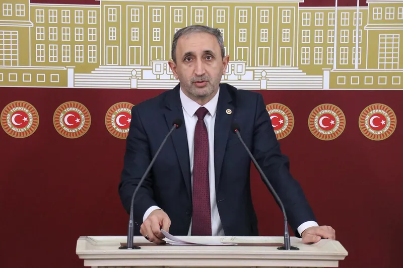 HÜDA PAR Milletvekili Demir, ‘sahte bayrak’ operasyonlarına dikkat çekti: Siyonistlerin oyununa gelmeyelim!