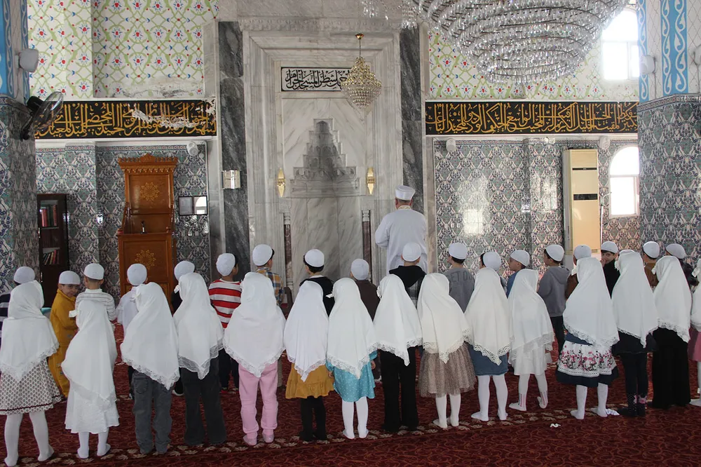 Cizre’de minikler cami ile buluştu