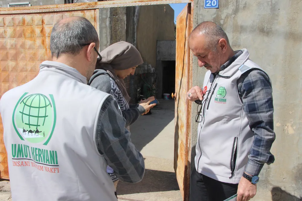 Mardin Umut Kervanı'ndan ihtiyaç sahibi ailelere nakdi yardım