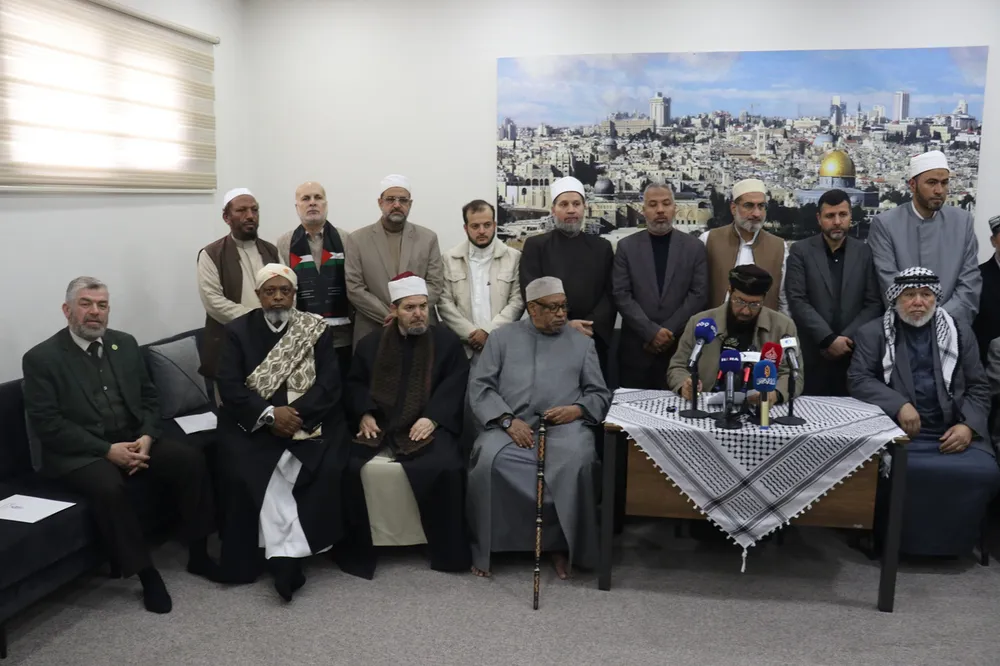 Alimlerden Mescid-i Aksa'nın kapatılmasına tepki