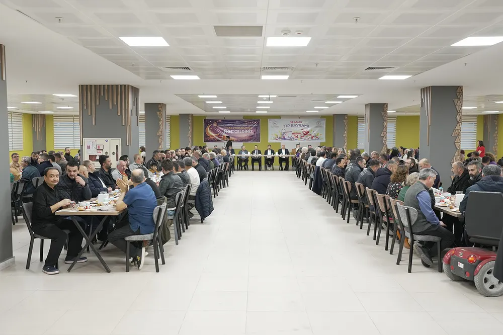 Sağlık çalışanları iftar ve sahurda buluştu