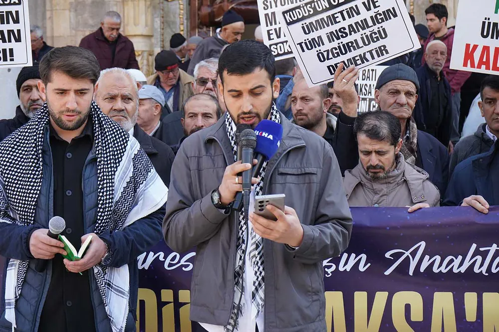 Konya Peygamber Sevdalıları, “Dünya Kudüs Günü” basın açıklaması yaptı