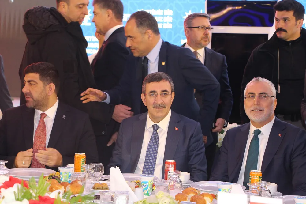 Cumhurbaşkanı Yardımcısı Yılmaz’dan bölgedeki gerilime ilişkin diplomasi çağrısı