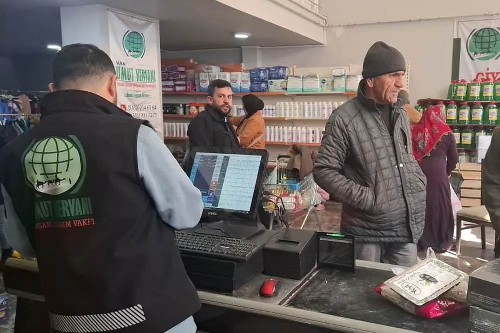 Umut Kervanı Van’da Ramazan ayında da yardımlarını sürdürüyor