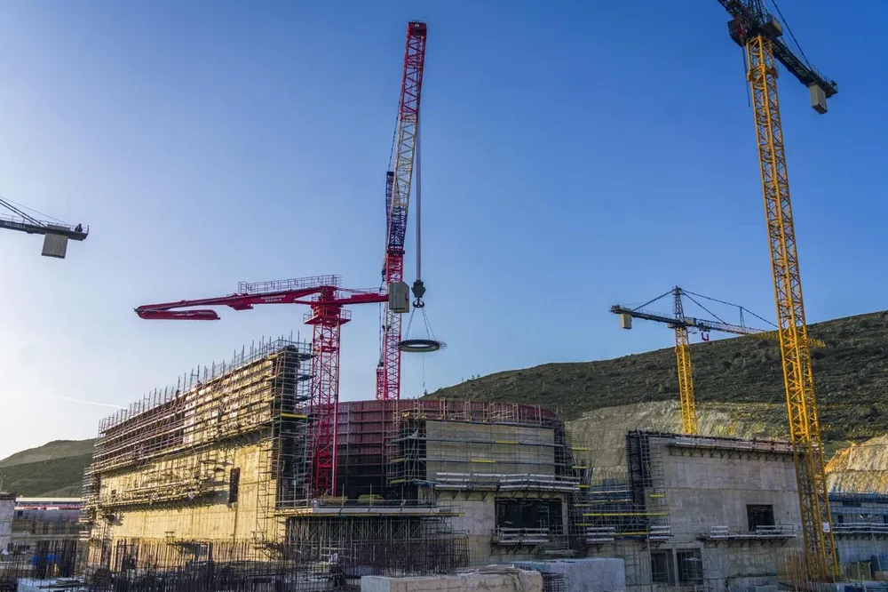Akkuyu Nükleer Güç Santrali 4. güç ünitesinde baskı kirişi yerine yerleştirildi