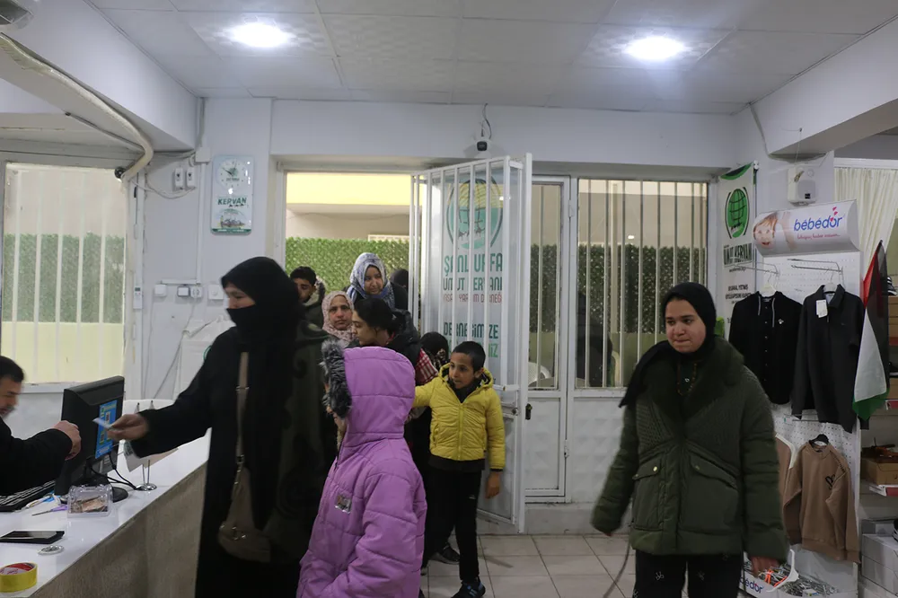 Şanlıurfa’da binlerce çocuğa bayramlık giyim desteği