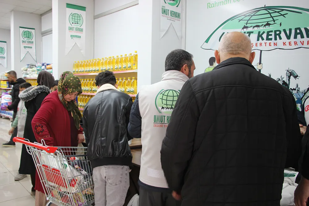Gaziantep Umut Kervanı sosyal marketi dualarla hizmete açıldı