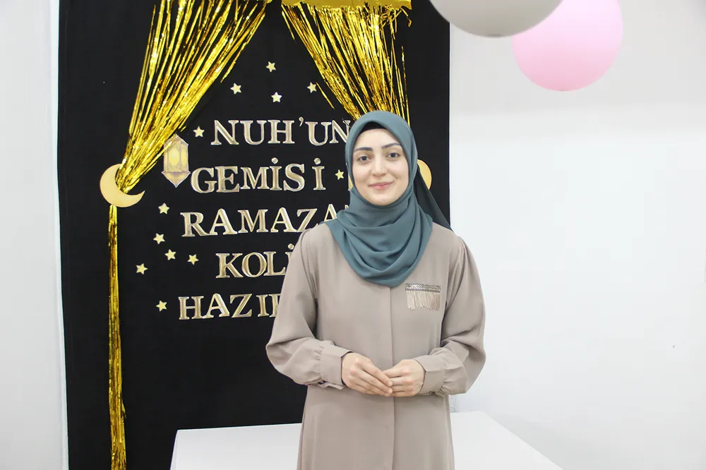 Kuran kursu öğrencilerinden ihtiyaç sahibi ailelere ramazan kolisi