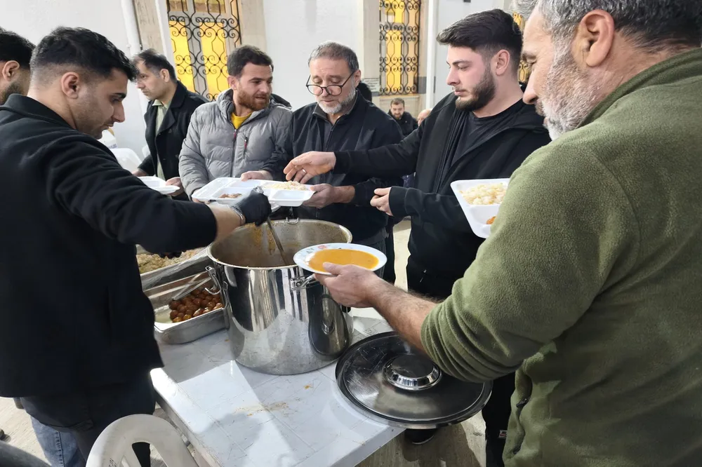 Hatay’da Umut Kervanı’ndan iftar sofrası