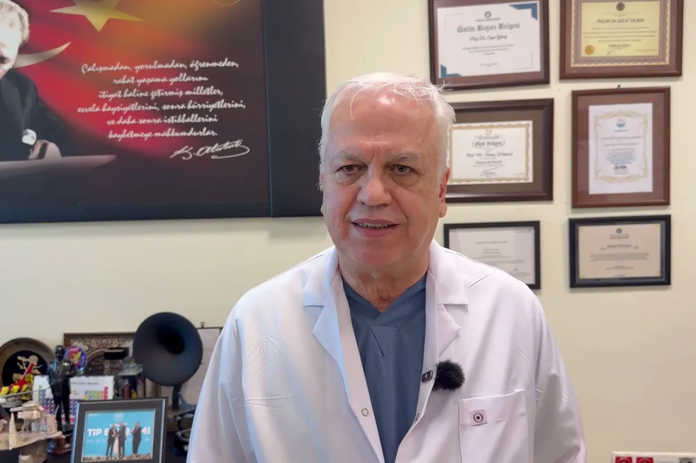 Duayen hekimlerden 14 Mart Tıp Bayramı mesajı: Genç doktorlar ülkelerine hizmet etmeli