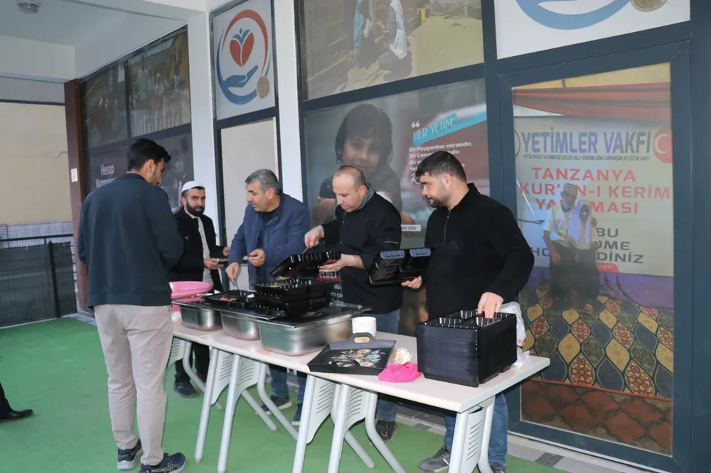 Yetimler Vakfı’ndan iftar programı