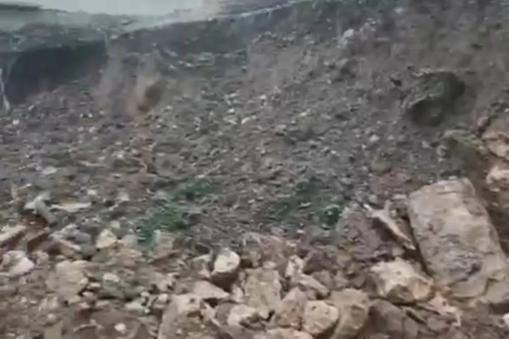 Mardin’de sağanak etkisini sürdürüyor: Dereler taştı, yollar göle döndü