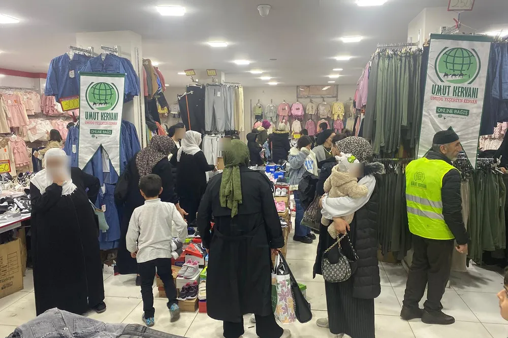 Bismil'de yetim ve ihtiyaç sahibi çocuklara bayramlık sevinci