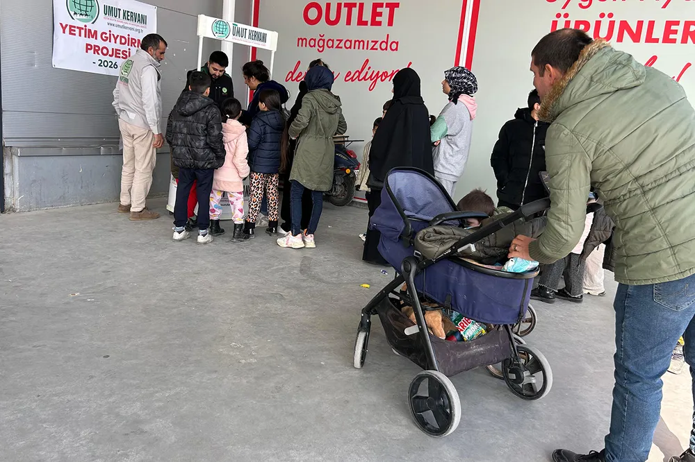 Eskişehir Umut Kervanı'ndan yetim ve ihtiyaç sahibi çocuklara bayramlık yardımı 