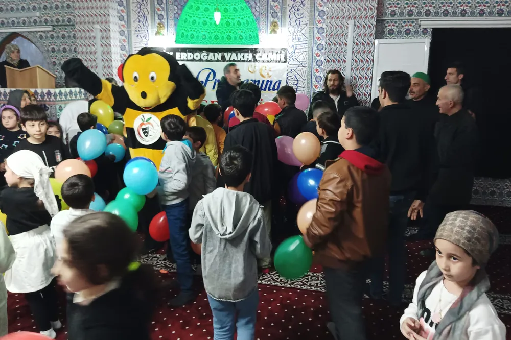 Malatya'da çocuklara tekne orucu iftarı