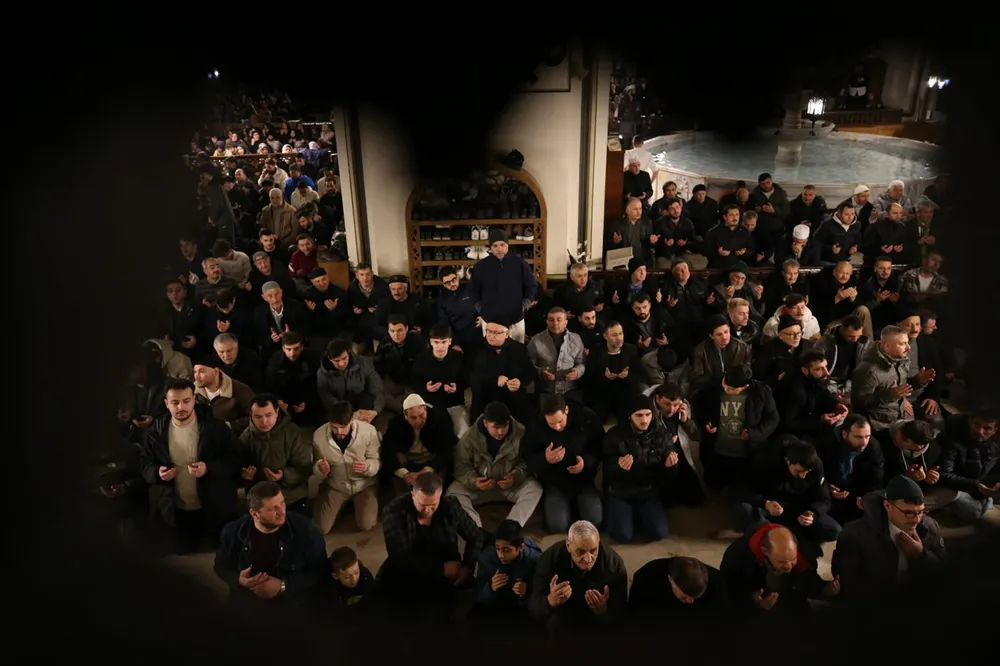 Kadir Gecesi’nde Bursalılar camilere akın etti