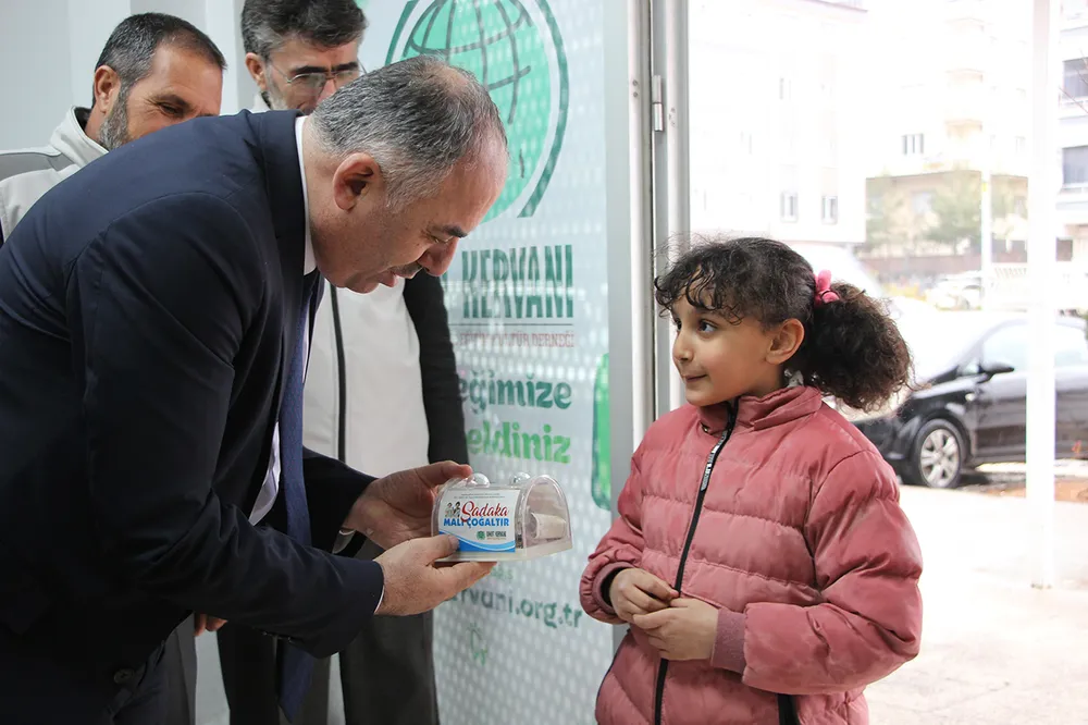 Biriktirdiği harçlığını Gazze'ye bağışladı
