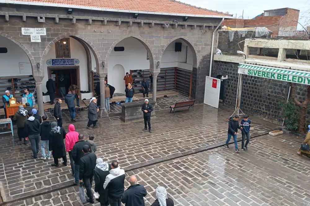 Siverek'te Sakal-ı Şerif yoğun ilgiyle ziyarete açıldı