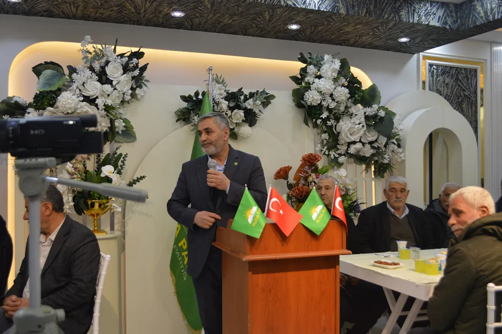 Şanlıurfa’da HÜDA PAR’ın iftar programına yoğun katılım