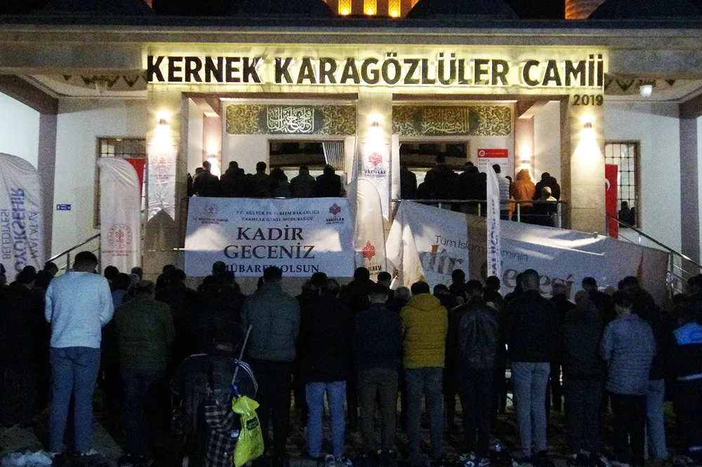 Kadir Gecesi'nde Malatya'da camiler doldu taştı