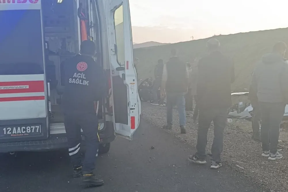 Bingöl’de otomobil takla attı: 1 yaralı