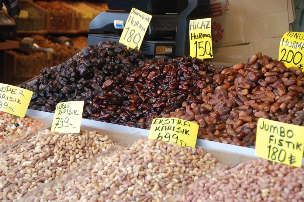 Bayram öncesi kuruyemiş satışları gramaja düştü: 'Çerez parası' lafı, tarihe karıştı!