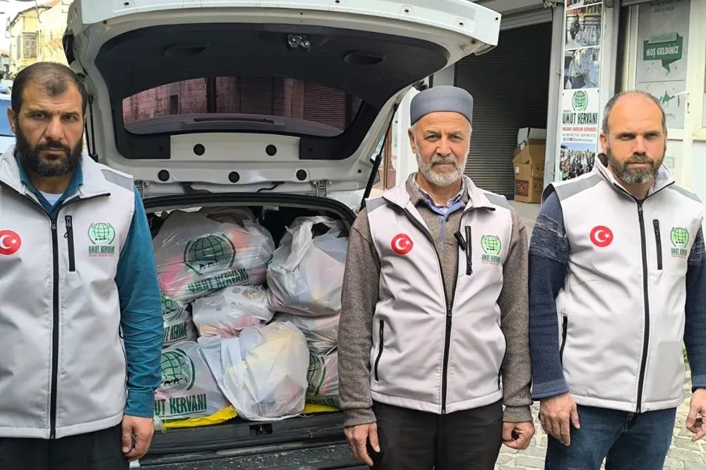 Tarsus Umut Kervanı muhtaçların yüzünü güldürdü