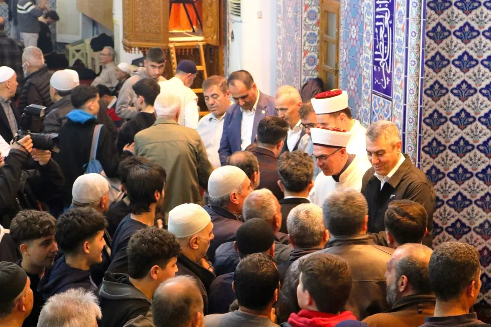 Mersin’de Kadir Gecesi dualarla ihya edildi