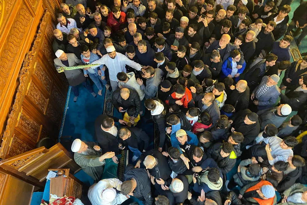 Batman'da Sakal-ı Şerif ziyareti yoğun ilgi gördü