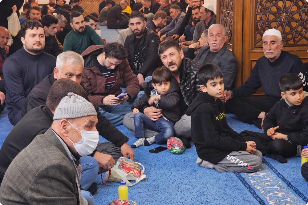 Kadir Gecesi Cizre'de dualarla idrak edildi